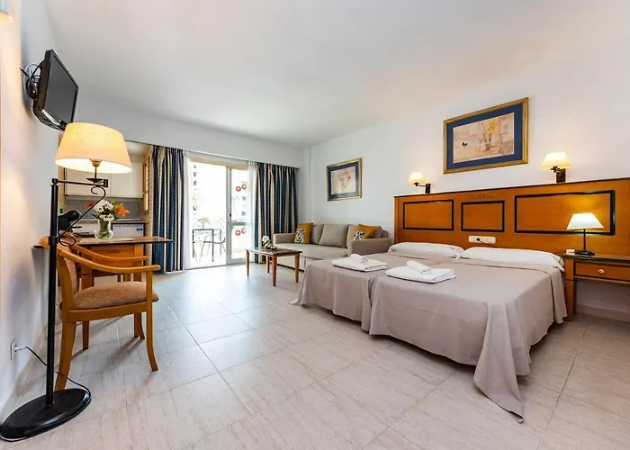 Private Pyr By The Promenade - Shared Pool Available * Fuengirola