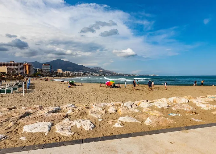 Private Pyr By The Promenade - Shared Pool Available * Fuengirola