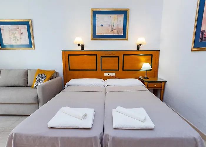 Private Pyr By The Promenade - Shared Pool Available Fuengirola