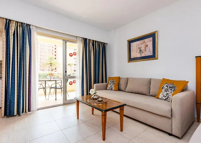Private Pyr By The Promenade - Shared Pool Available Apartment